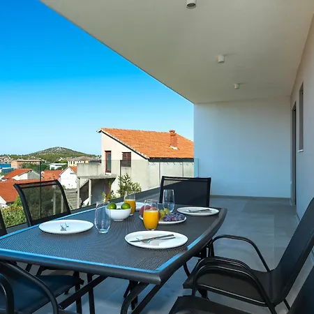 דירה Providenca שיבניק