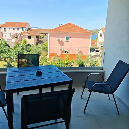 Providenca Apartament Szybenik