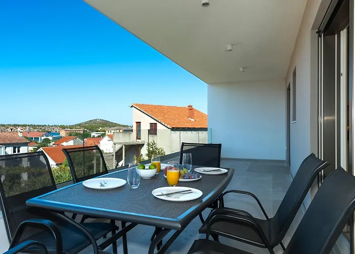 דירה Providenca שיבניק